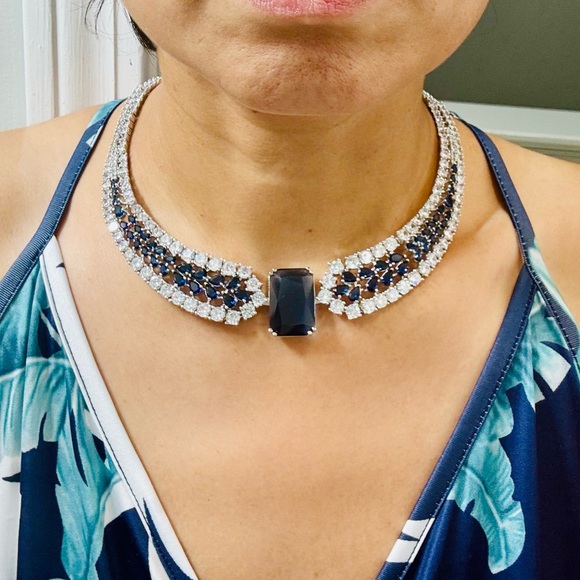 Full Neck Coverage Swarovski style Necklace - Picture 1 of 3